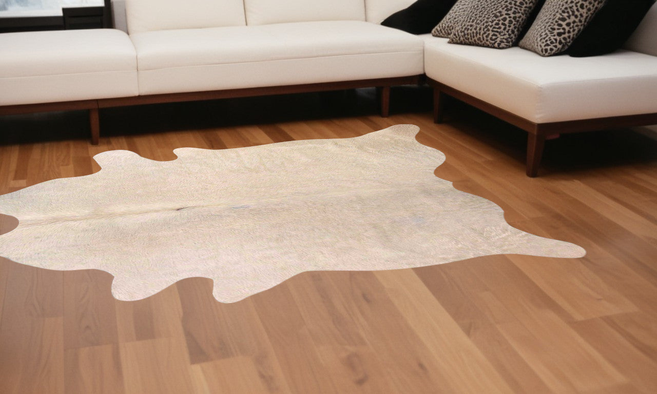 6' X 7' Off White Natural Cowhide Area Rug