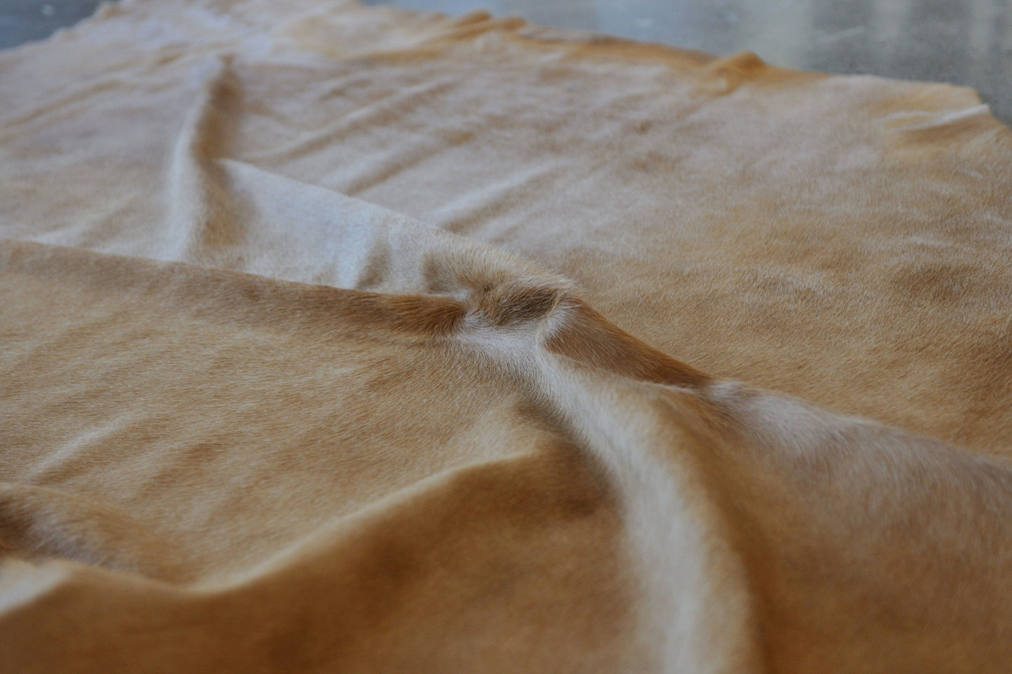 6' X 7' Off White Natural Cowhide Area Rug