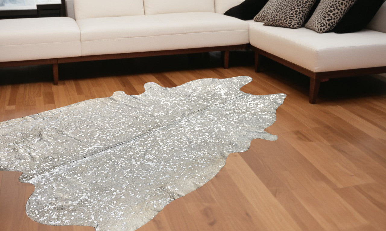 6' X 7' Black And Silver Cowhide Animal Print Area Rug