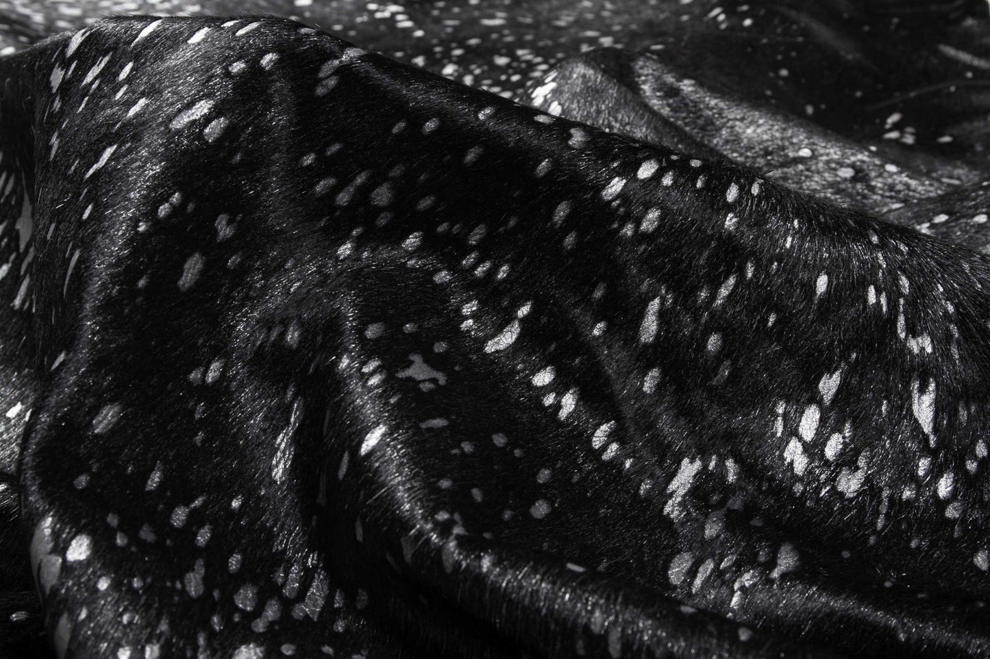 6' X 7' Black And Silver Cowhide Animal Print Area Rug