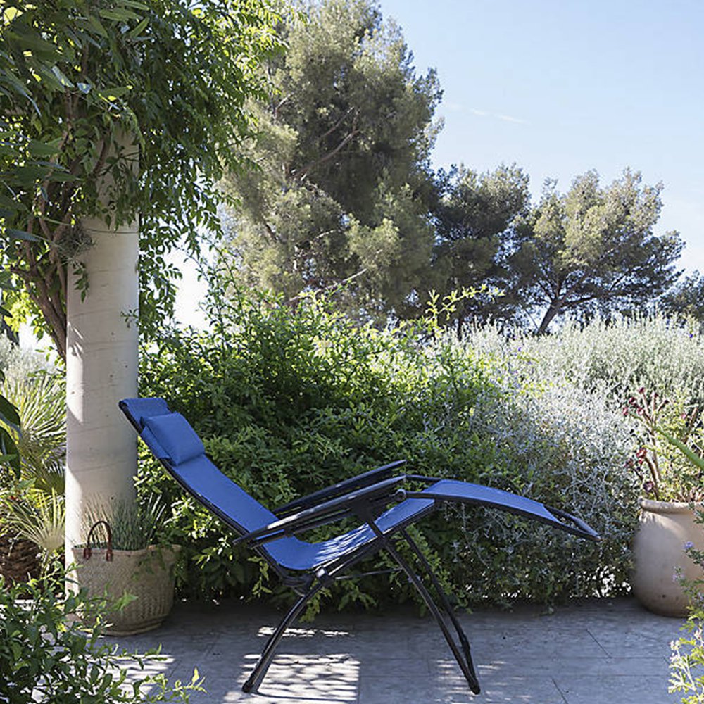 28" Green Steel Outdoor Zero Gravity Chair with Green Cushion