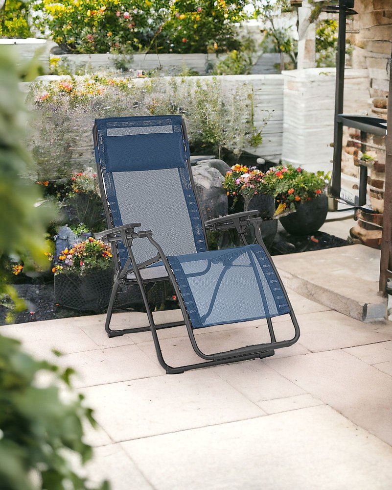 28" Green Steel Outdoor Zero Gravity Chair with Green Cushion