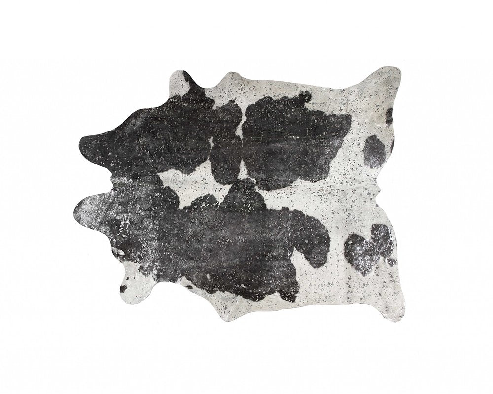 6' X 7' Black And Silver Cowhide Cowhide Print Area Rug