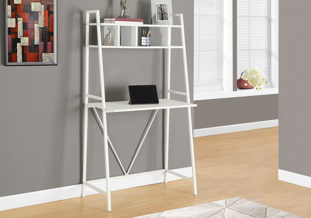 18" White Computer Desk