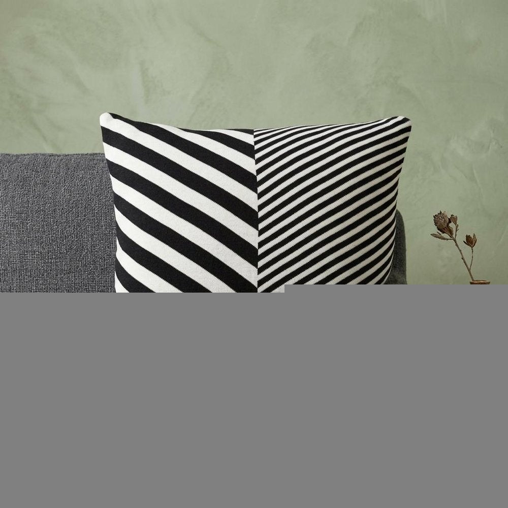 18" X 5" X 18" Transitional White & Black Pillow Cover With Poly Insert