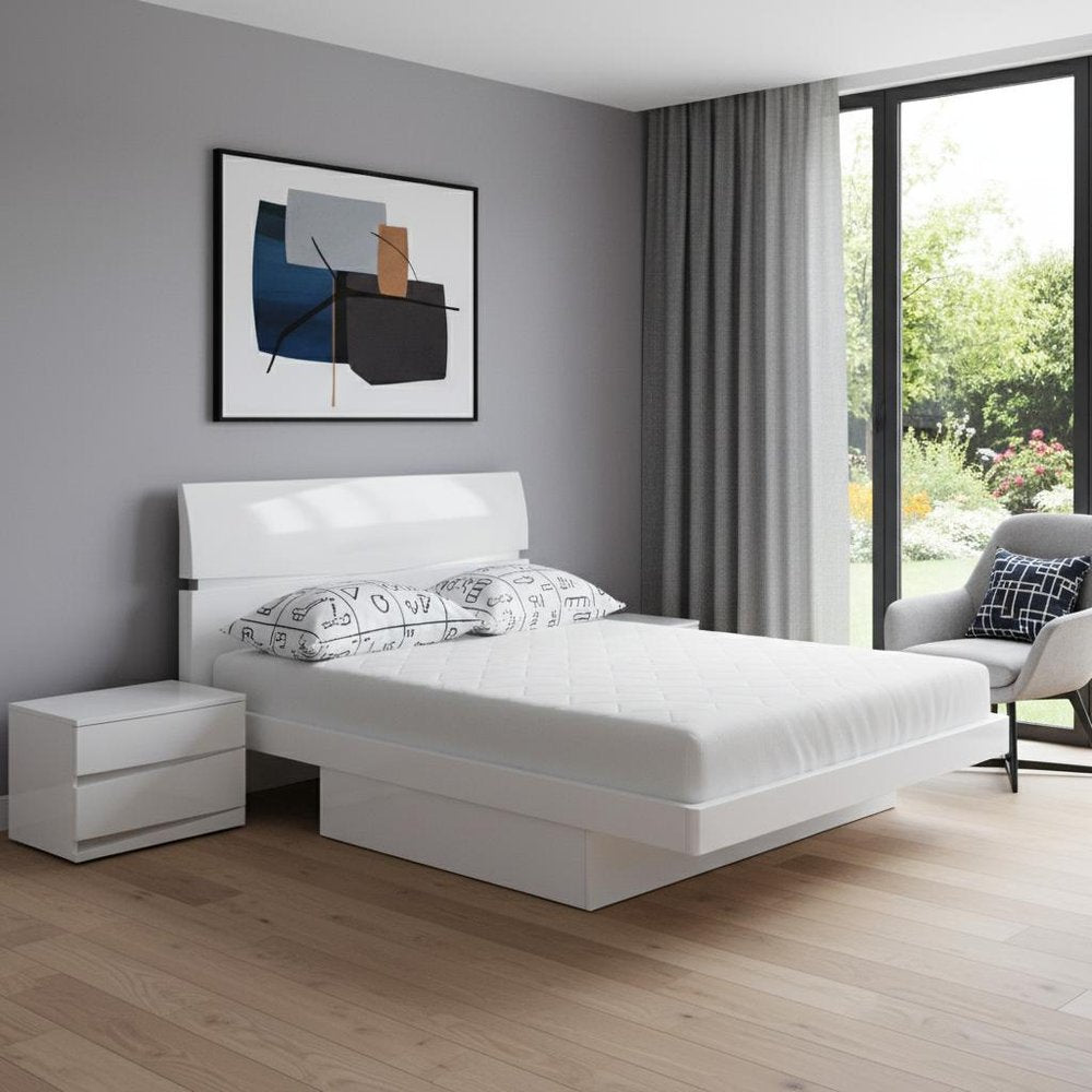 80'" X 60'" X 42.5'" Modern Queen White High Gloss Bed
