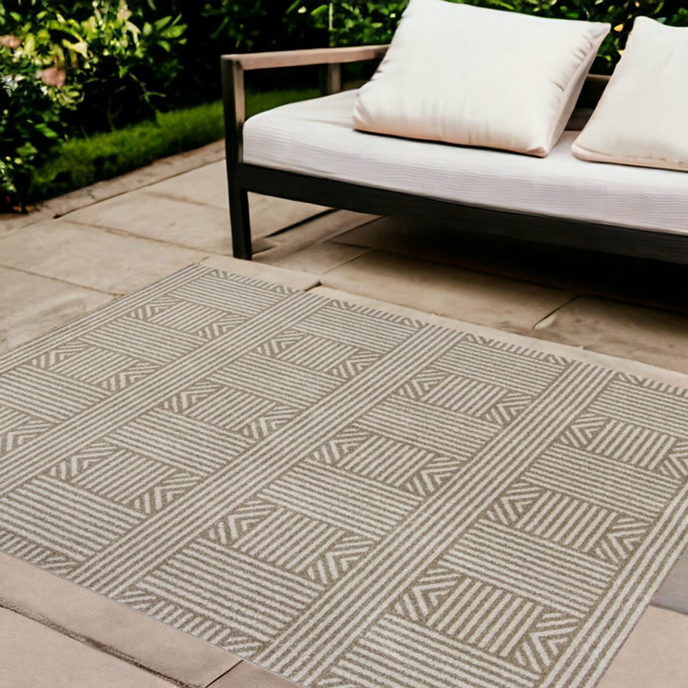 7' X 9' Beige And Ivory Geometric Indoor Outdoor Area Rug