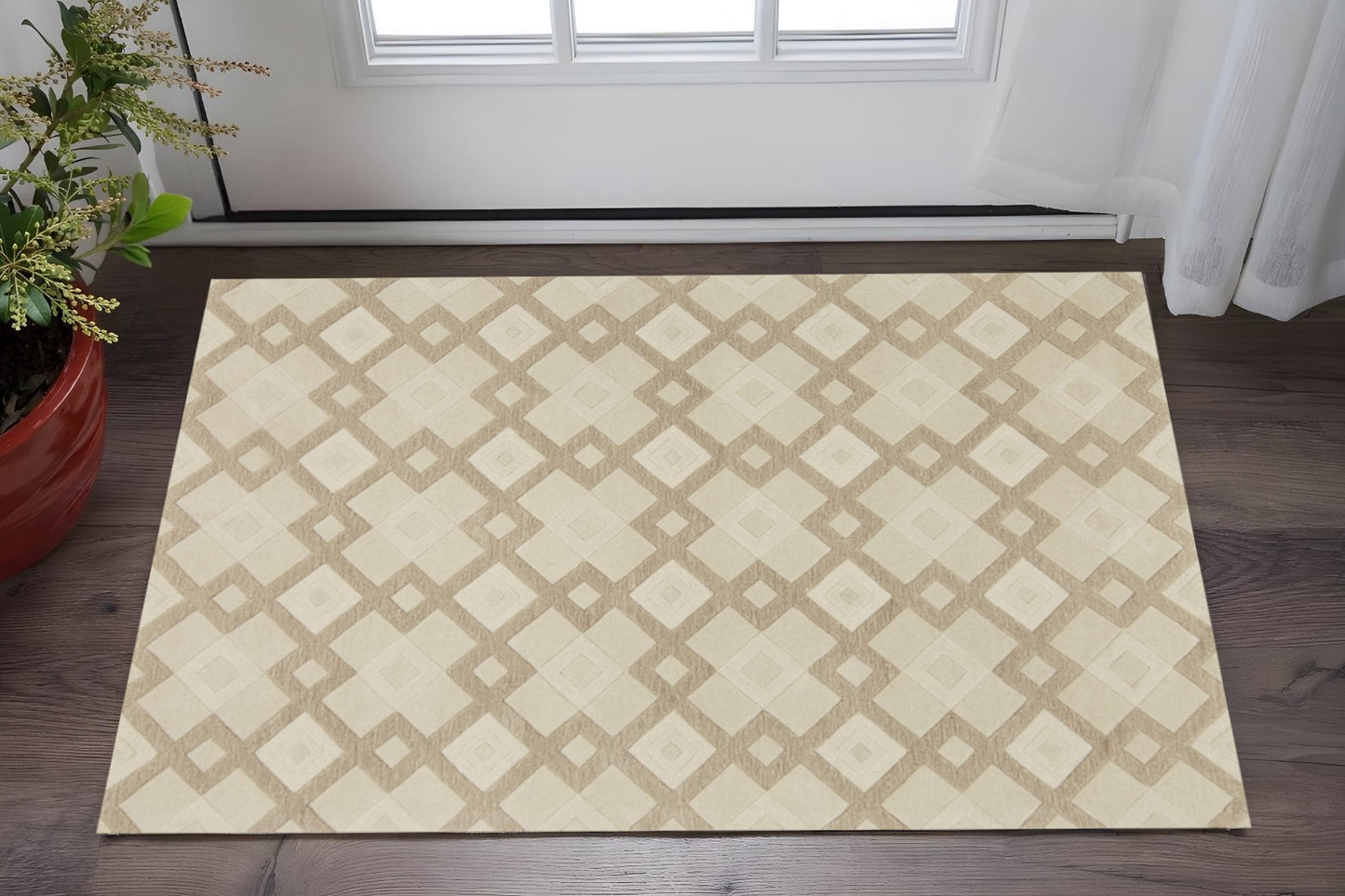 2' X 4' Ivory Diamond Wool Area Rug