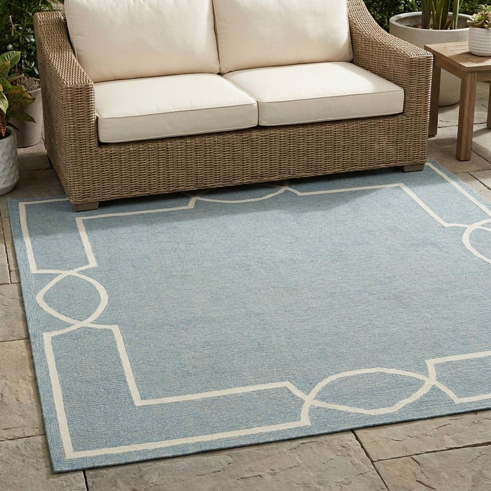 7' X 7' Blue and Ivory Geometric Hand Hooked Area Rug