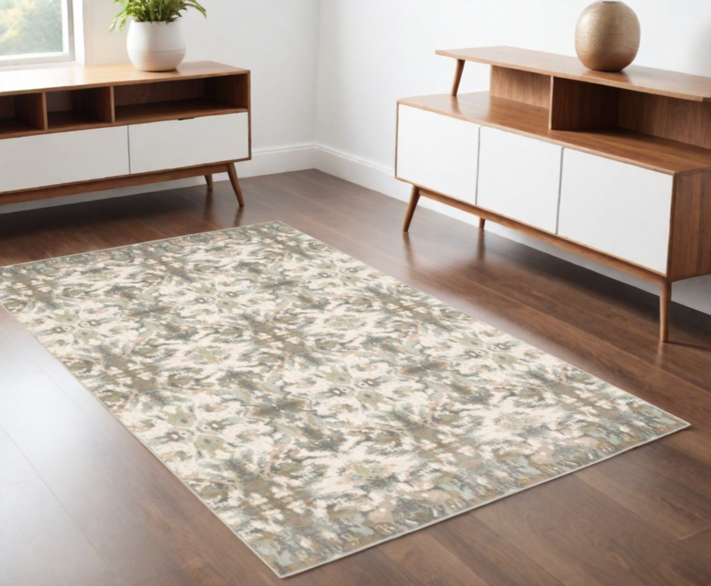 4' X 6' Ivory And Gray Ikat Area Rug