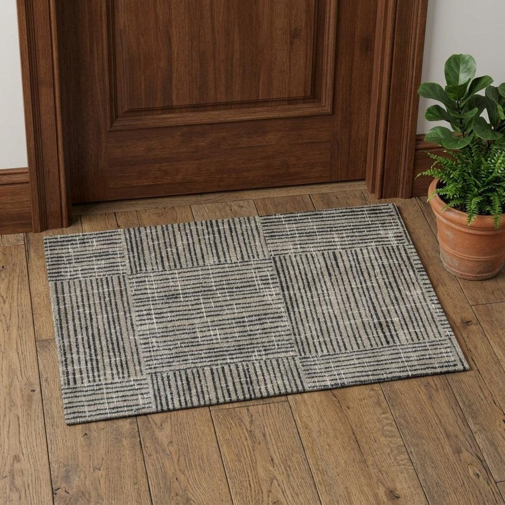 2' X 4' Modern Geo Lines in Squares Washable Floor Mat