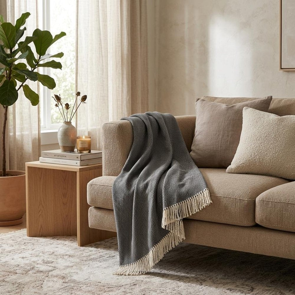Soft Dark Gray Links Pattern Throw Blanket