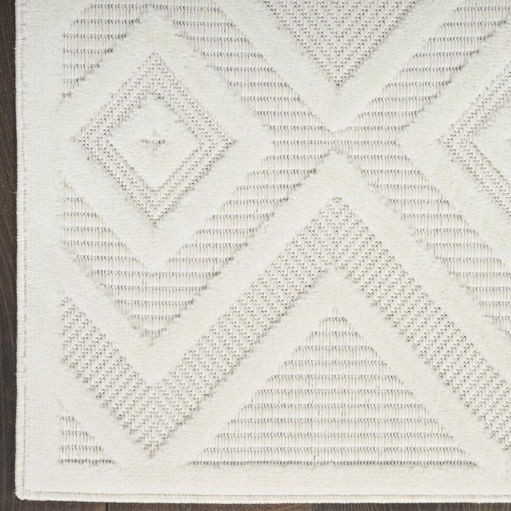 6' X 9' Ivory Indoor Outdoor Area Rug