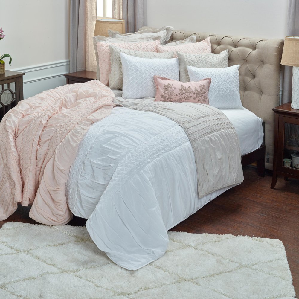 White Geometric Twin Quilt