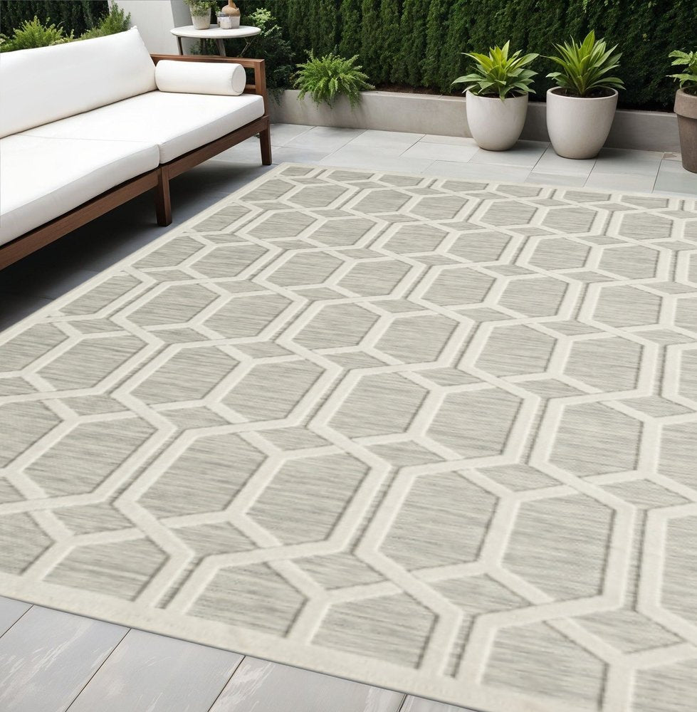 5' X 7' Gray And Ivory Geometric Stain Resistant Indoor Outdoor Area Rug
