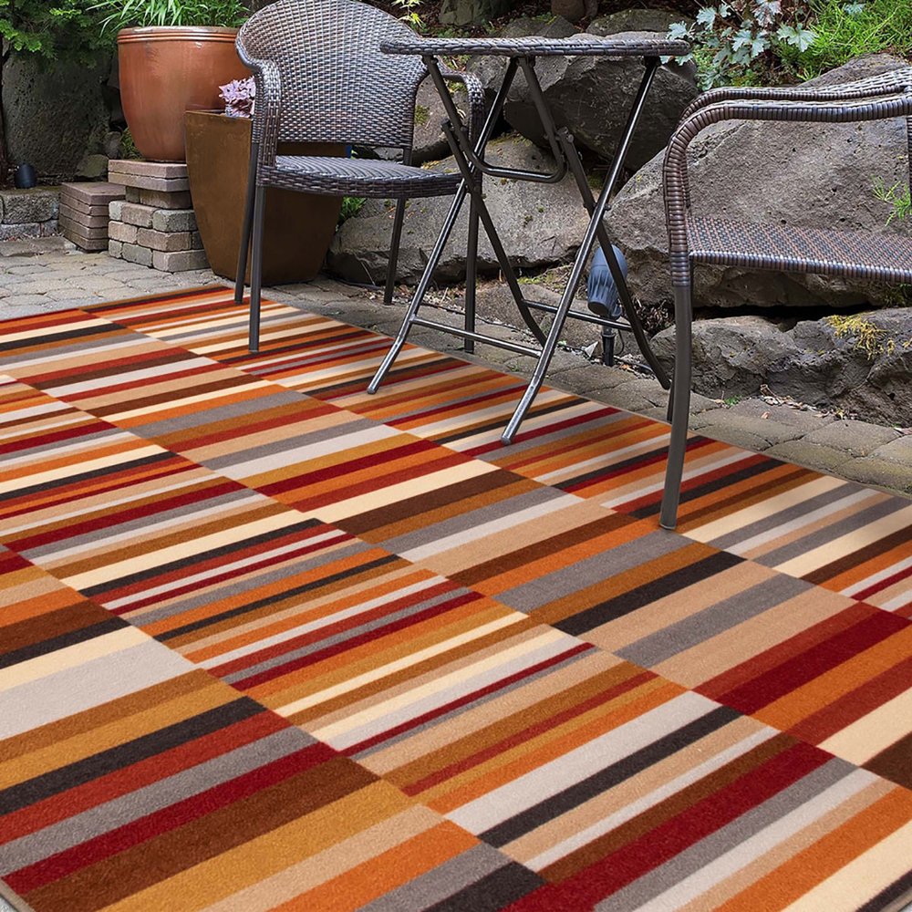 8' X 10' Gray And Ivory Indoor Outdoor Area Rug
