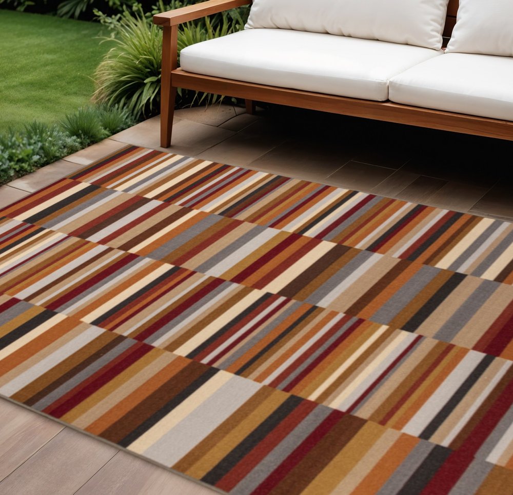 8' X 10' Gray And Ivory Indoor Outdoor Area Rug