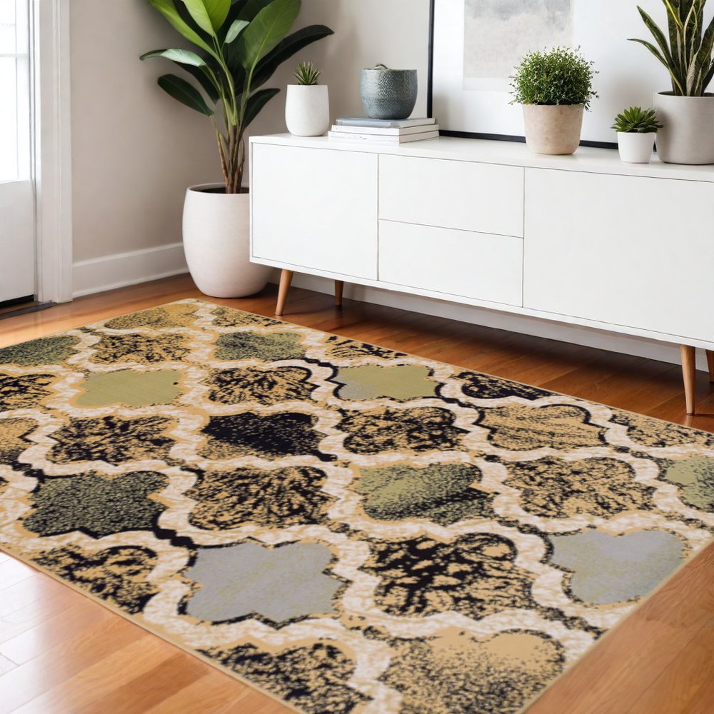 4' X 6' Black And Ivory Quatrefoil Distressed Area Rug