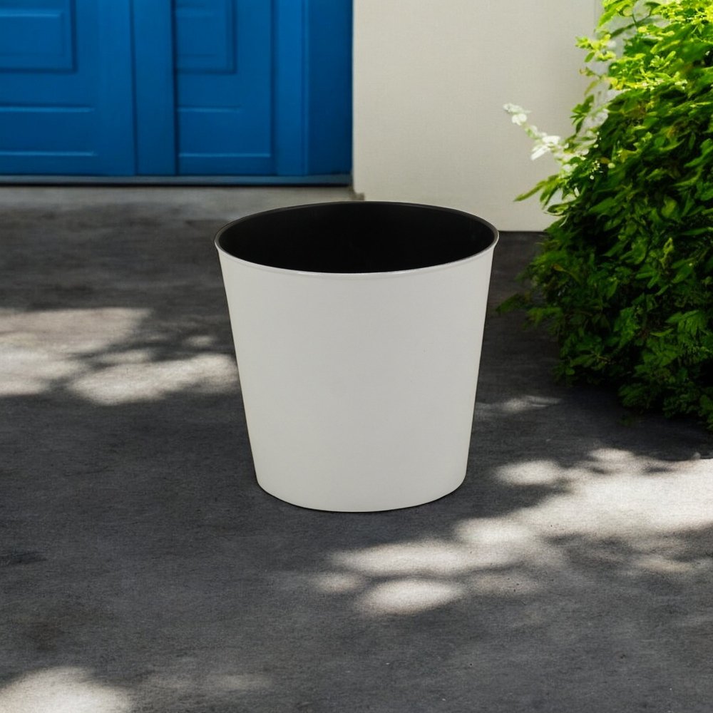 9" White Recycled Plastic Indoor Outdoor Round Pot Planter