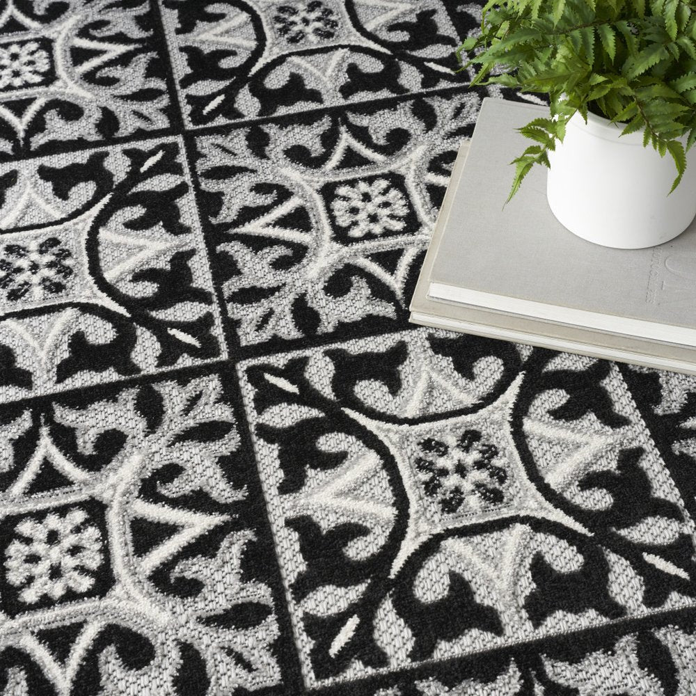 9' X 12' Black And White Fleur De Lis Stain Resistant Non Skid Area Rug