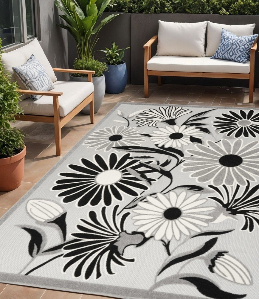 5' X 8' Black And White Floral Stain Resistant Non Skid Area Rug