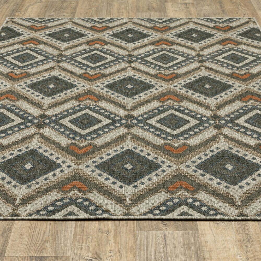 5' X 7' Gray Geometric Stain Resistant Indoor Outdoor Area Rug