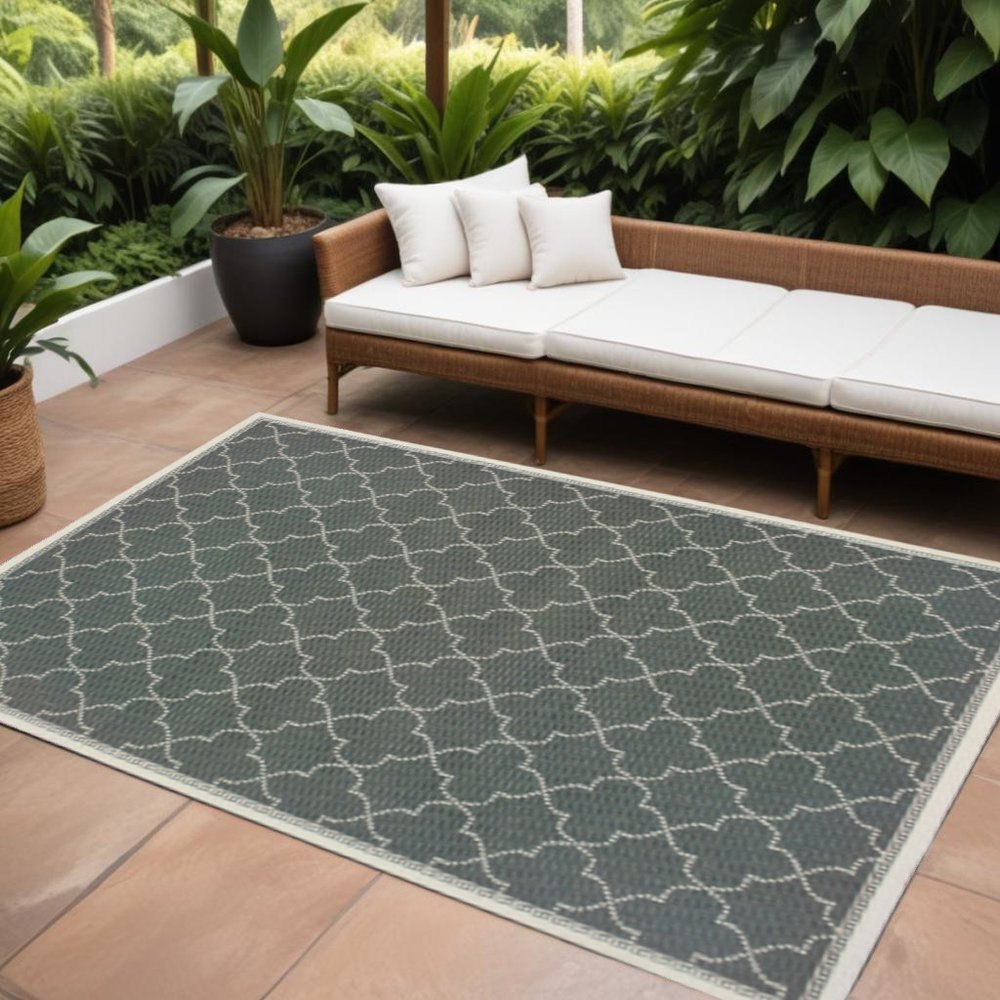 9' X 13' Gray and Ivory Geometric Stain Resistant Indoor Outdoor Area Rug