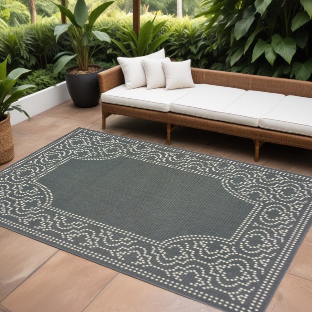 8' X 11' Gray and Ivory Stain Resistant Indoor Outdoor Area Rug