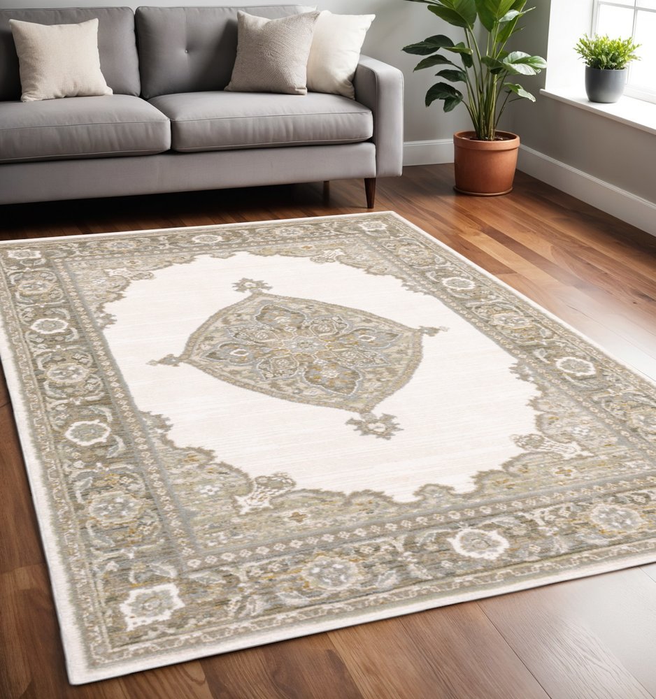 5' X 7' Beige And Ivory Oriental Area Rug