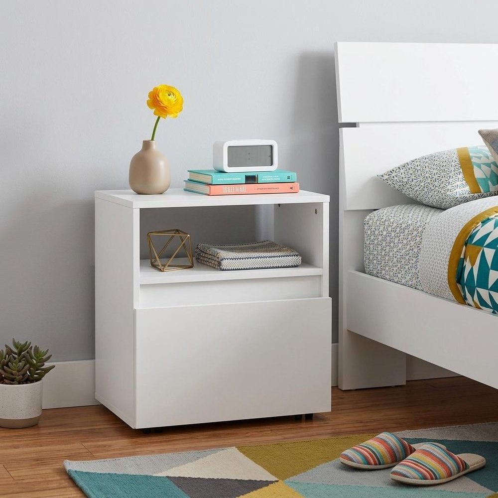 21" White Wood One Drawer Nightstand