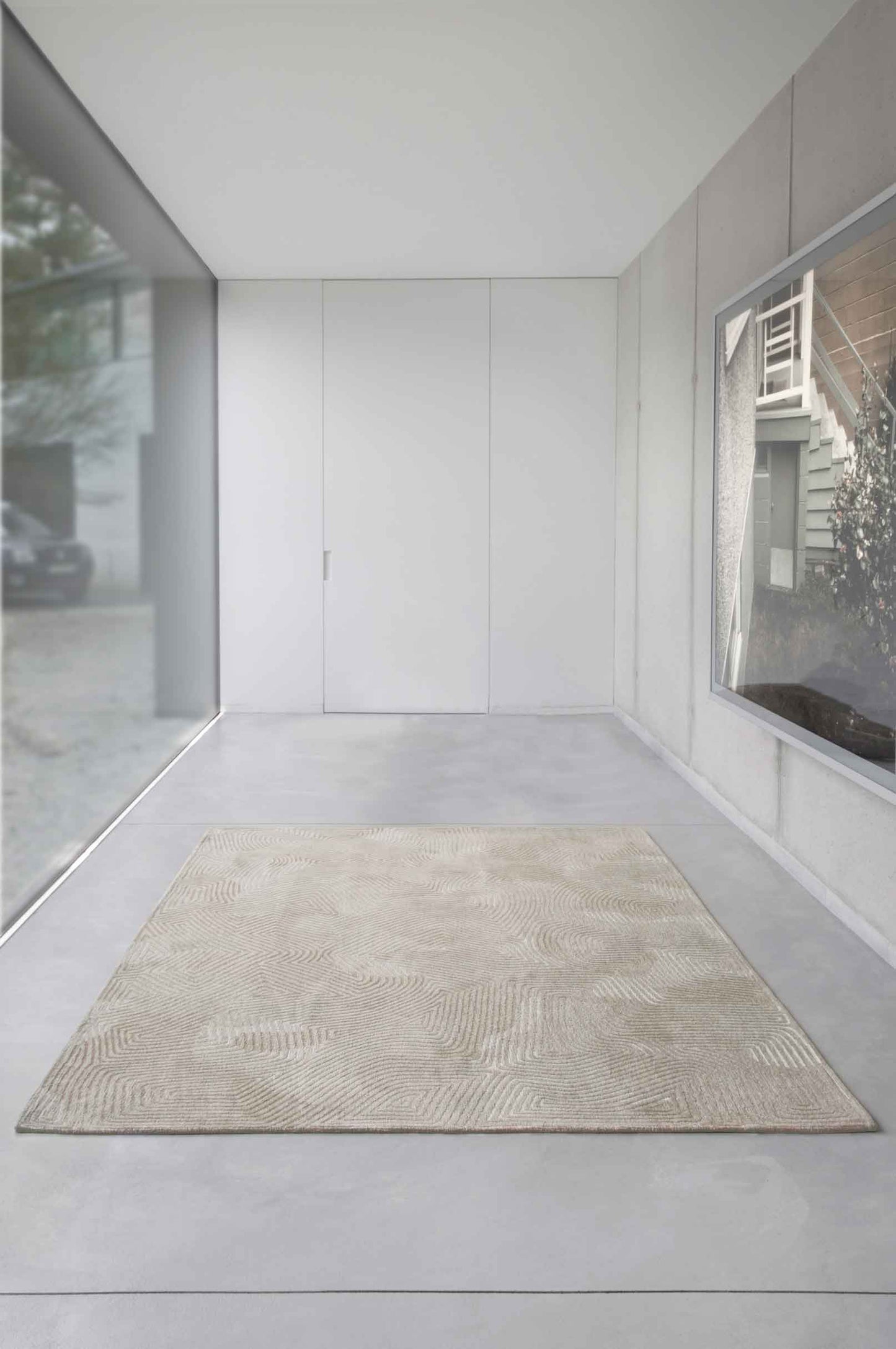 5' Beige and White Round Abstract Non Skid Area Rug