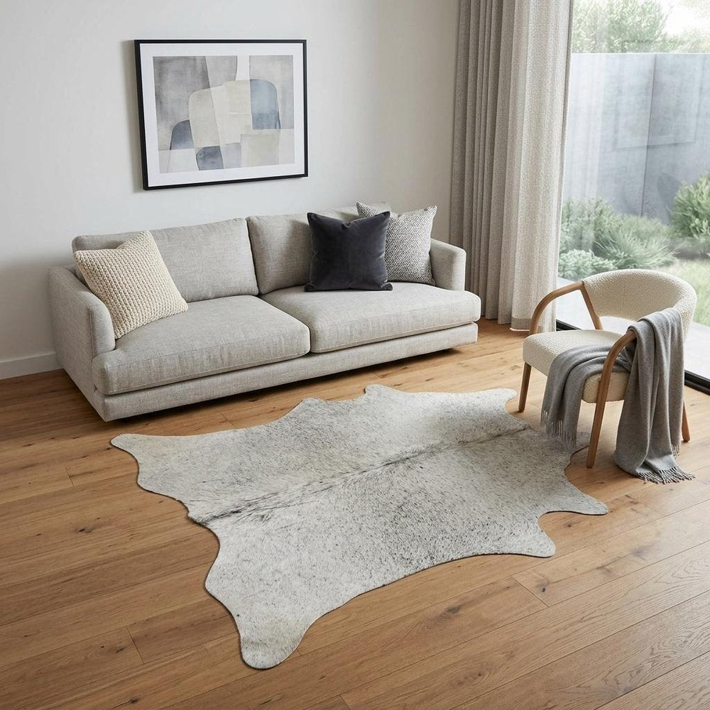 6' X 7' Gray Cowhide Hand Tufted Area Rug