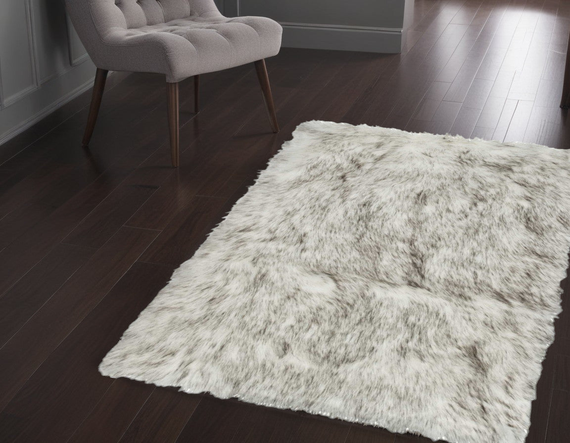 3' X 5' Gray Faux Fur Area Rug