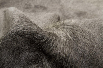 5' X 7' Black And Gold Cowhide Cowhide Print Area Rug