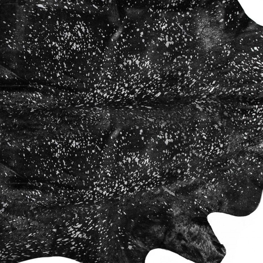 5' X 7' Black And Gold Cowhide Cowhide Print Area Rug