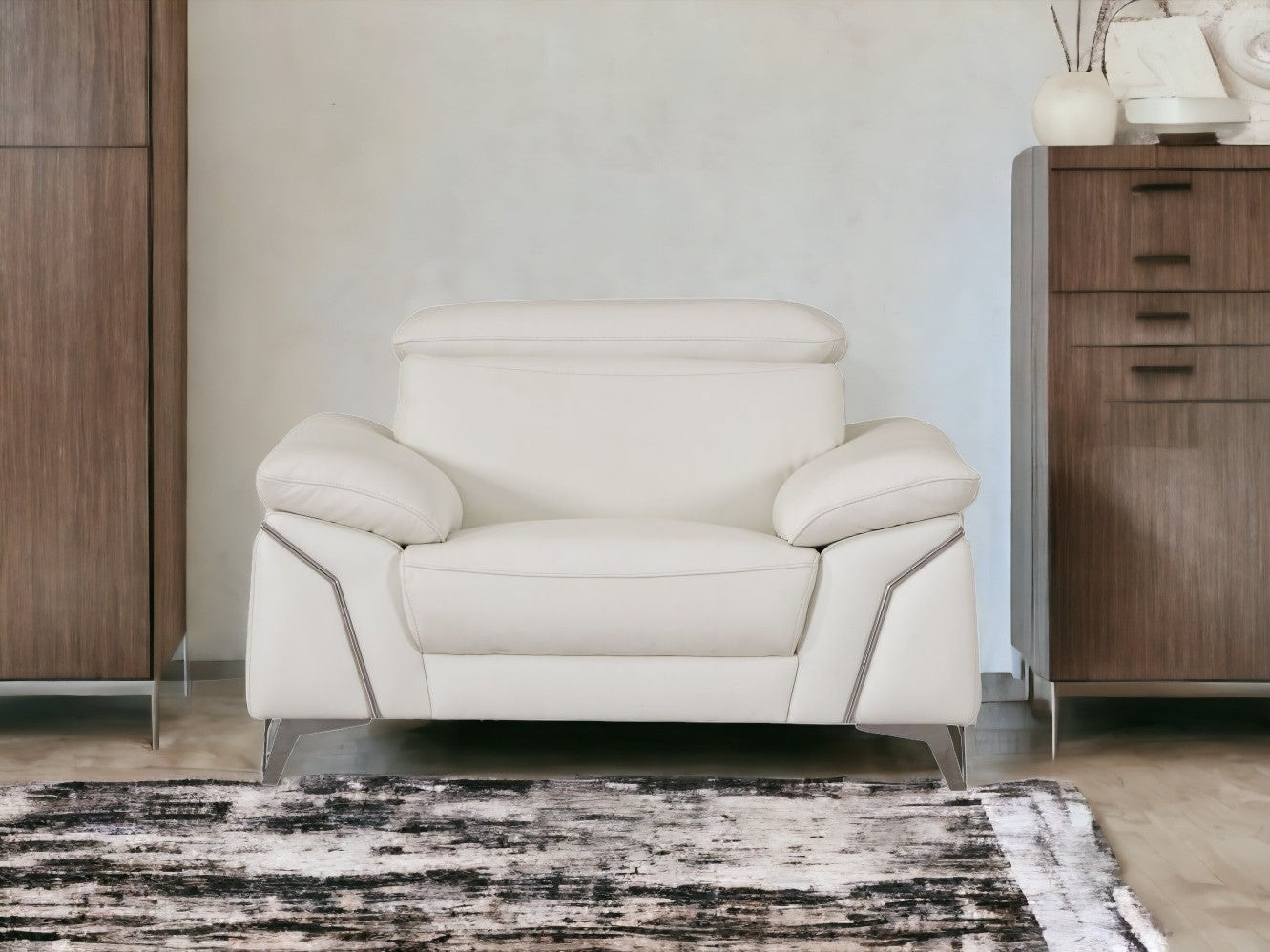 31" White Fashionable Leather Chair