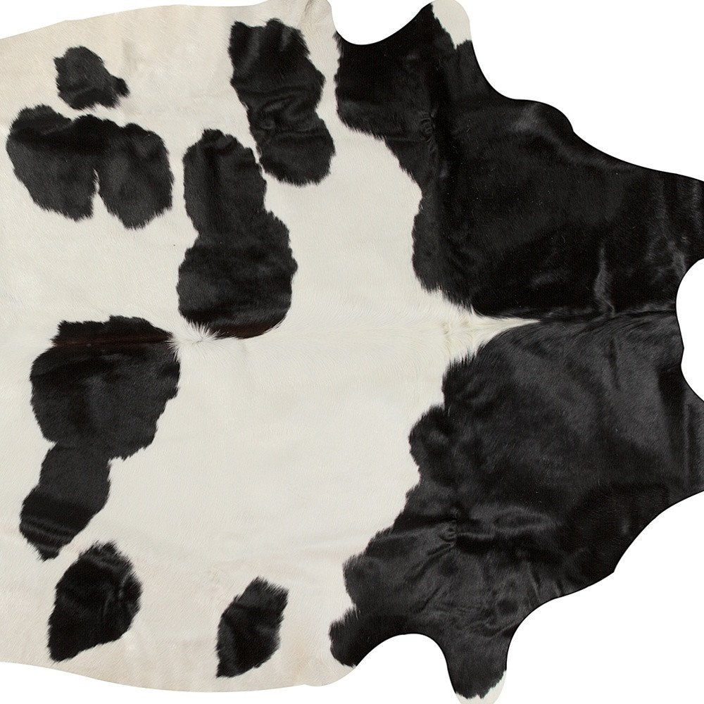 6' X 7' Black And White Cowhide Cowhide Print Area Rug