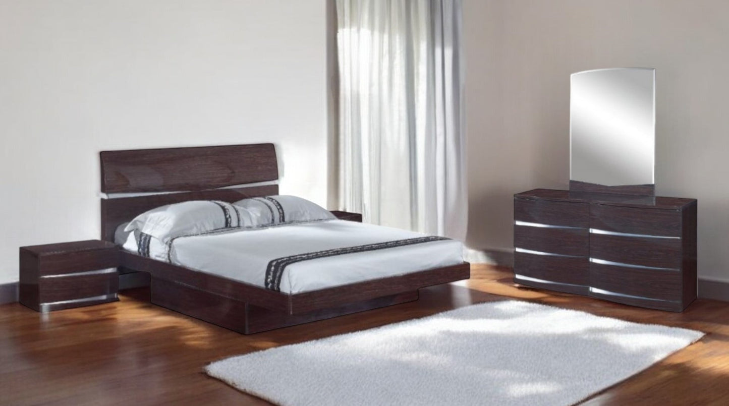 Four Piece Wood Brown Solid Wood Bedroom Set With Mirror