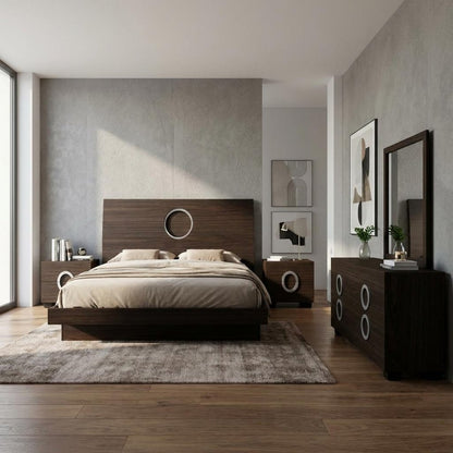 Four Piece Wood Brown Solid Wood Bedroom Set With Mirror
