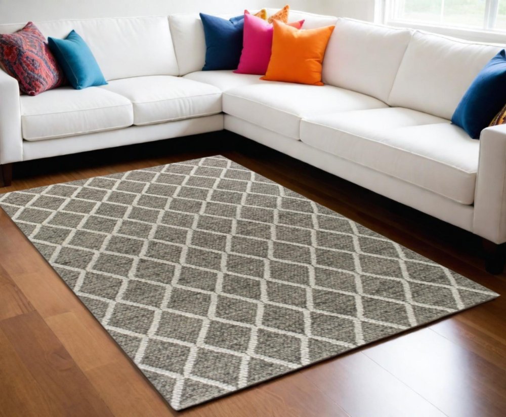3' X 5' Dark Gray And Ivory New Zealand Lambs Wool Diamond Hand Woven Area Rug