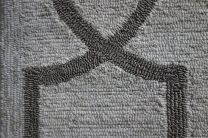 6' X 9' Ivory And Gray Geometric Hand Hooked Area Rug