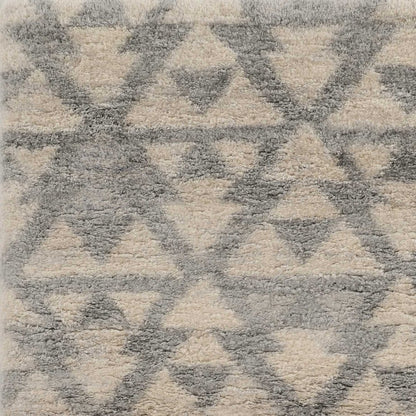 5' X 8' Ivory And Gray Geometric Area Rug
