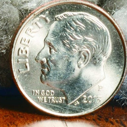 8' X 10' Ivory And Blue Abstract Area Rug