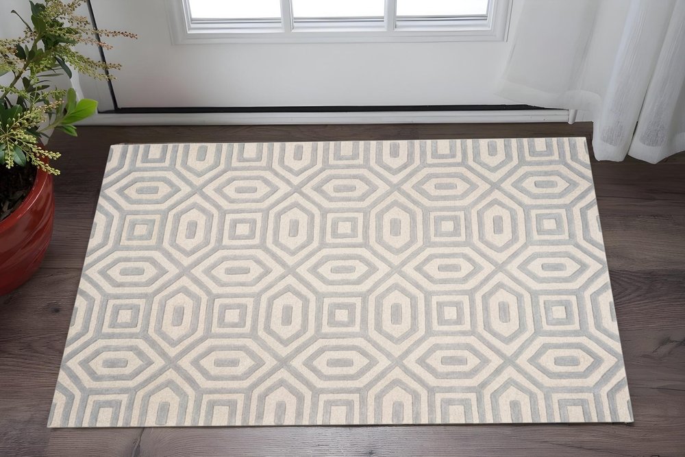 5' X 8' Light Gray And Ivory Wool Geometric Hand Tufted Area Rug