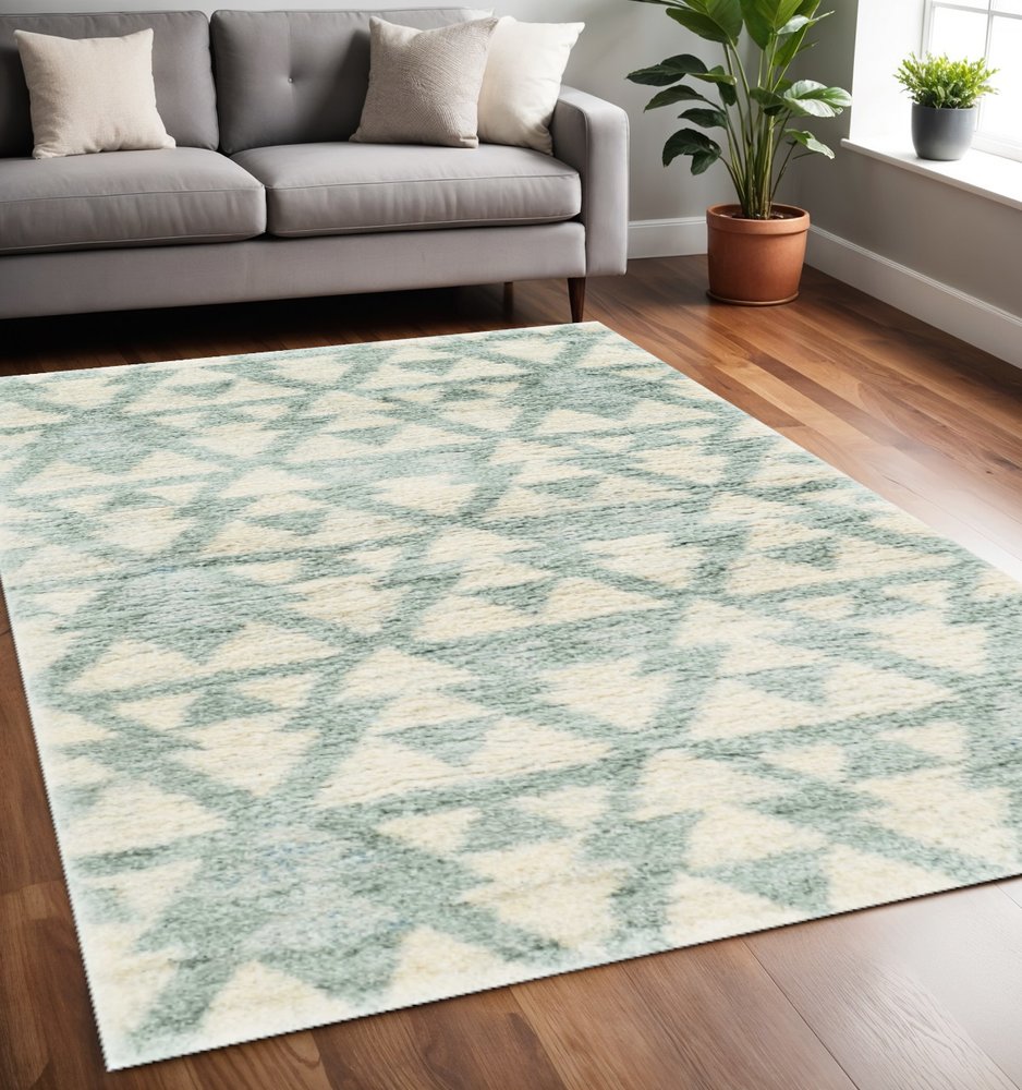 8' X 13' Ivory And Gray Geometric Area Rug