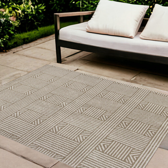 5' X 8' Beige and Ivory Geometric Indoor Outdoor Area Rug