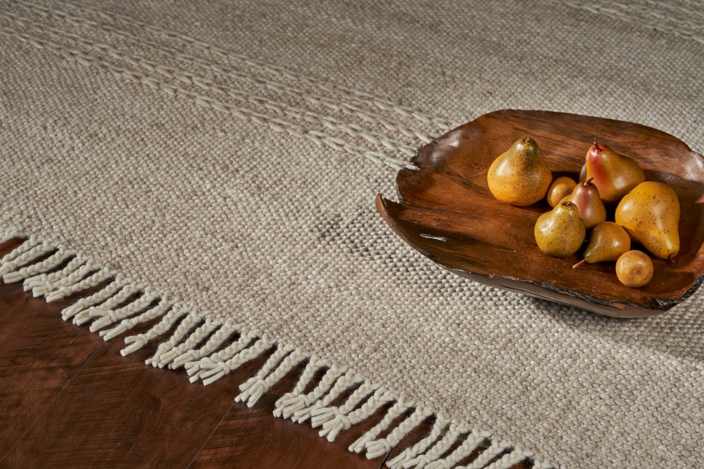 5' X 8' Natural Plain Wool Indoor Area Rug With Fringe