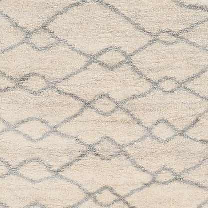 7' X 9' Gray And Ivory Chain Area Rug