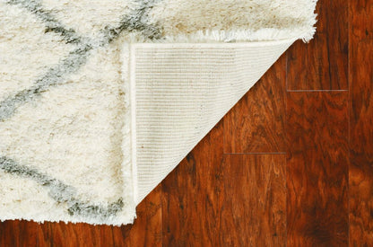 7' X 9' Gray And Ivory Chain Area Rug