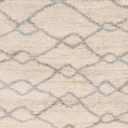 7' X 9' Gray And Ivory Chain Area Rug